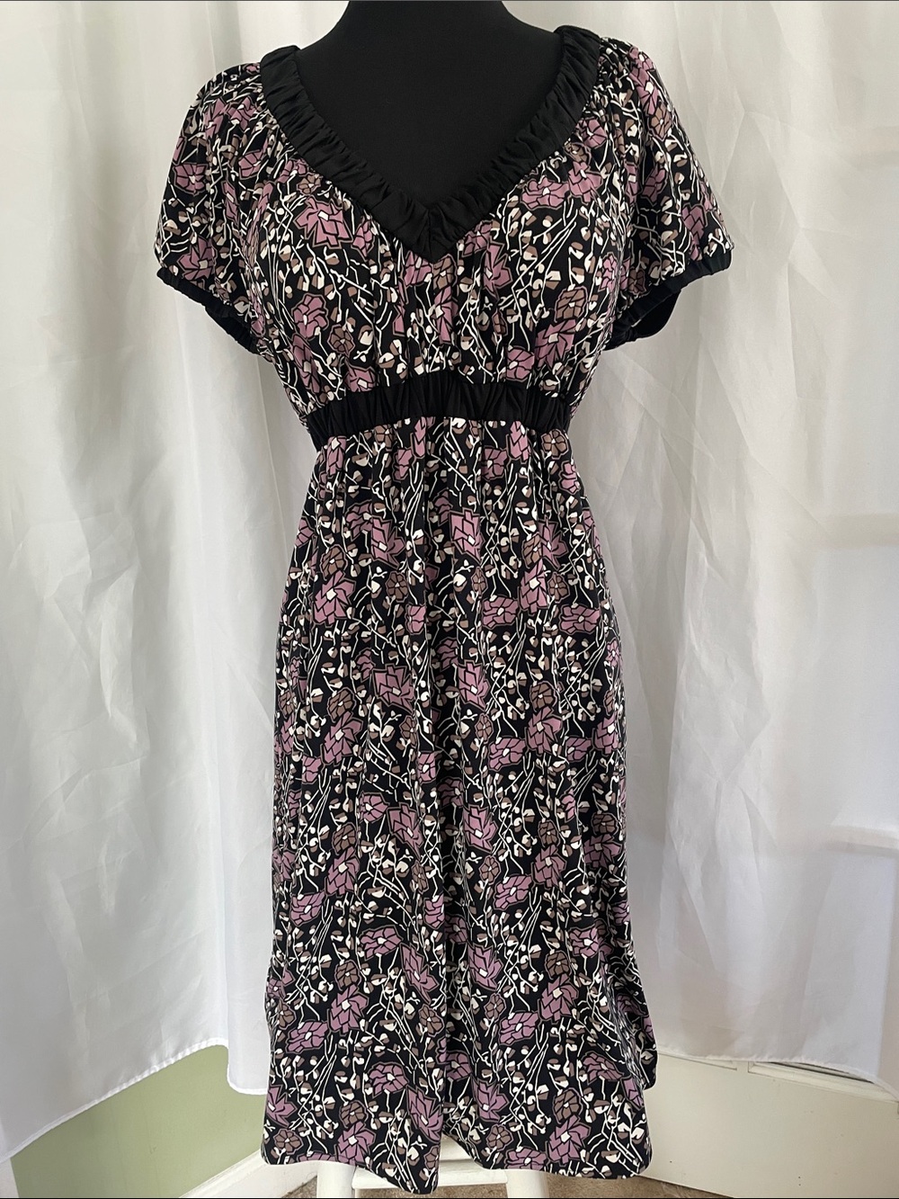 BCBGMaxAzria Black Dress W/ Floral Print Size M PTP 21 to 24, W 15 to 18 L 38